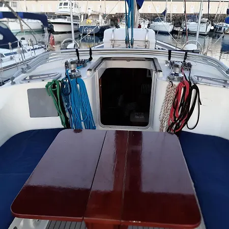 Erima Båthotell Puerto Calero