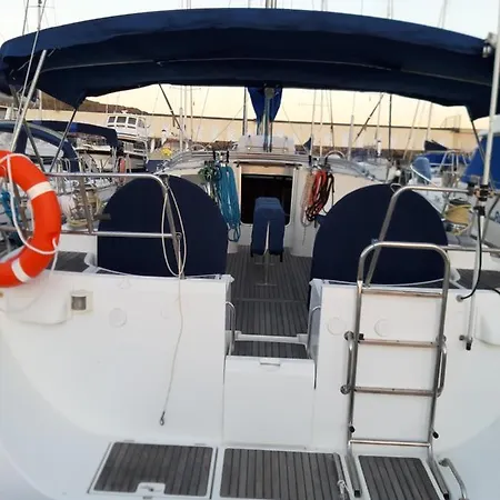 Erima Båthotell Puerto Calero