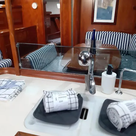 Erima Båthotell Puerto Calero