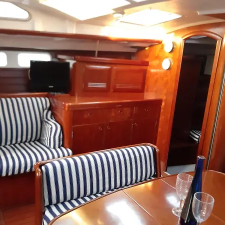 Erima Båthotell Puerto Calero