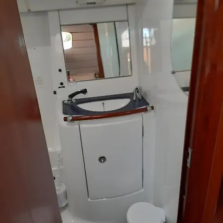 Botel Erima Puerto Calero