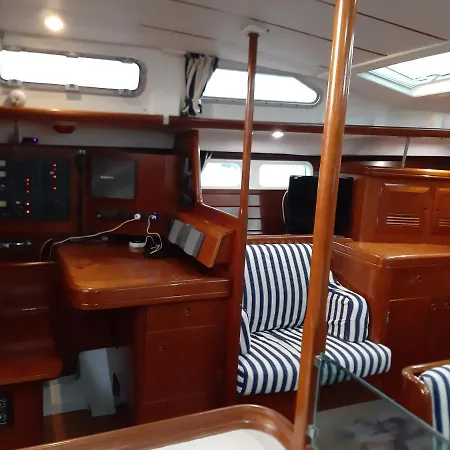 Erima Botel Puerto Calero